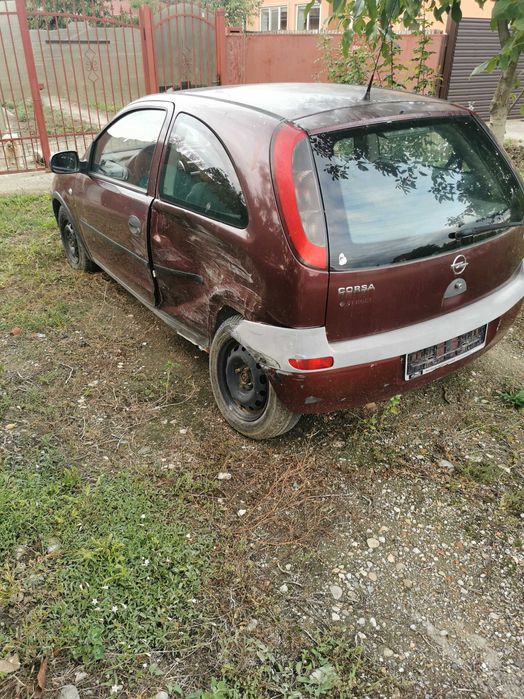 Vând mașină Opel CorsaC pentru piese!