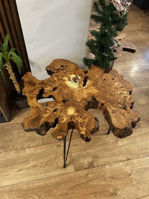 Уникална холна масичка от маслина и метал