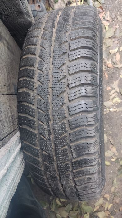 Продам зимние шины ваз