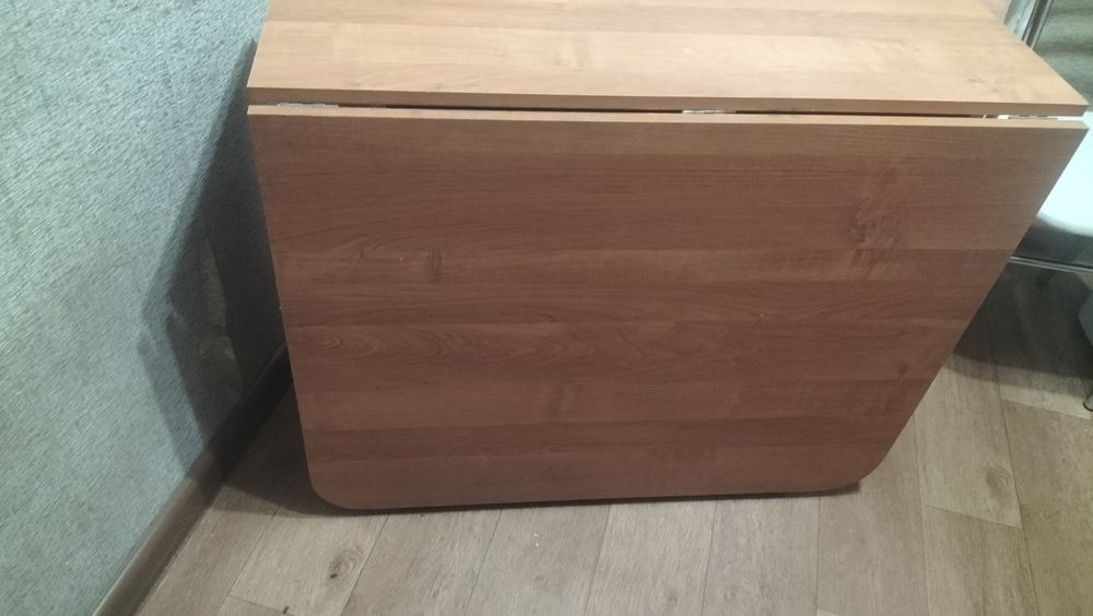 Продам стол книжка