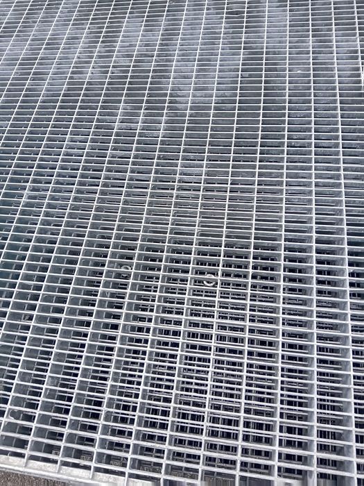 Grătare metalice galvanizate