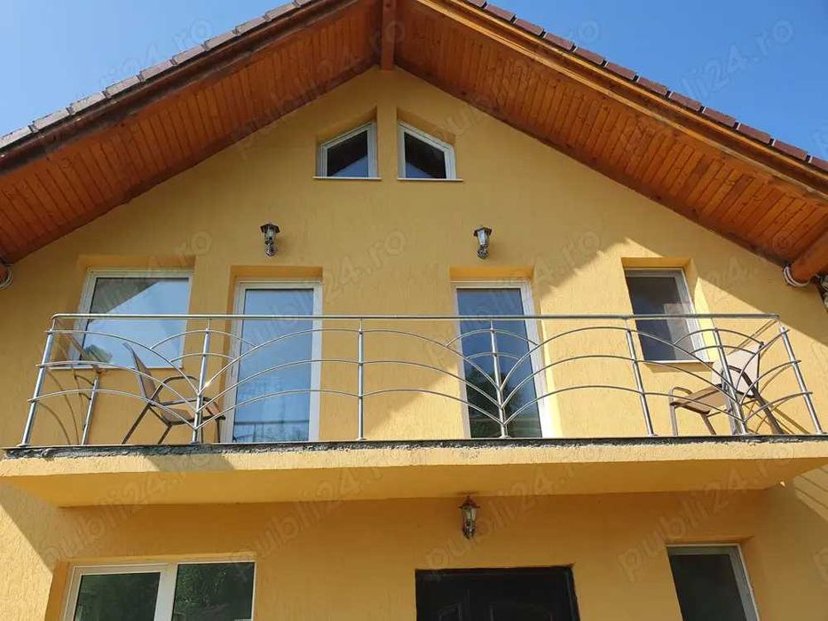 Inchiriez lunar casă de vacanță într-o poieniță la 15 km de Brașov