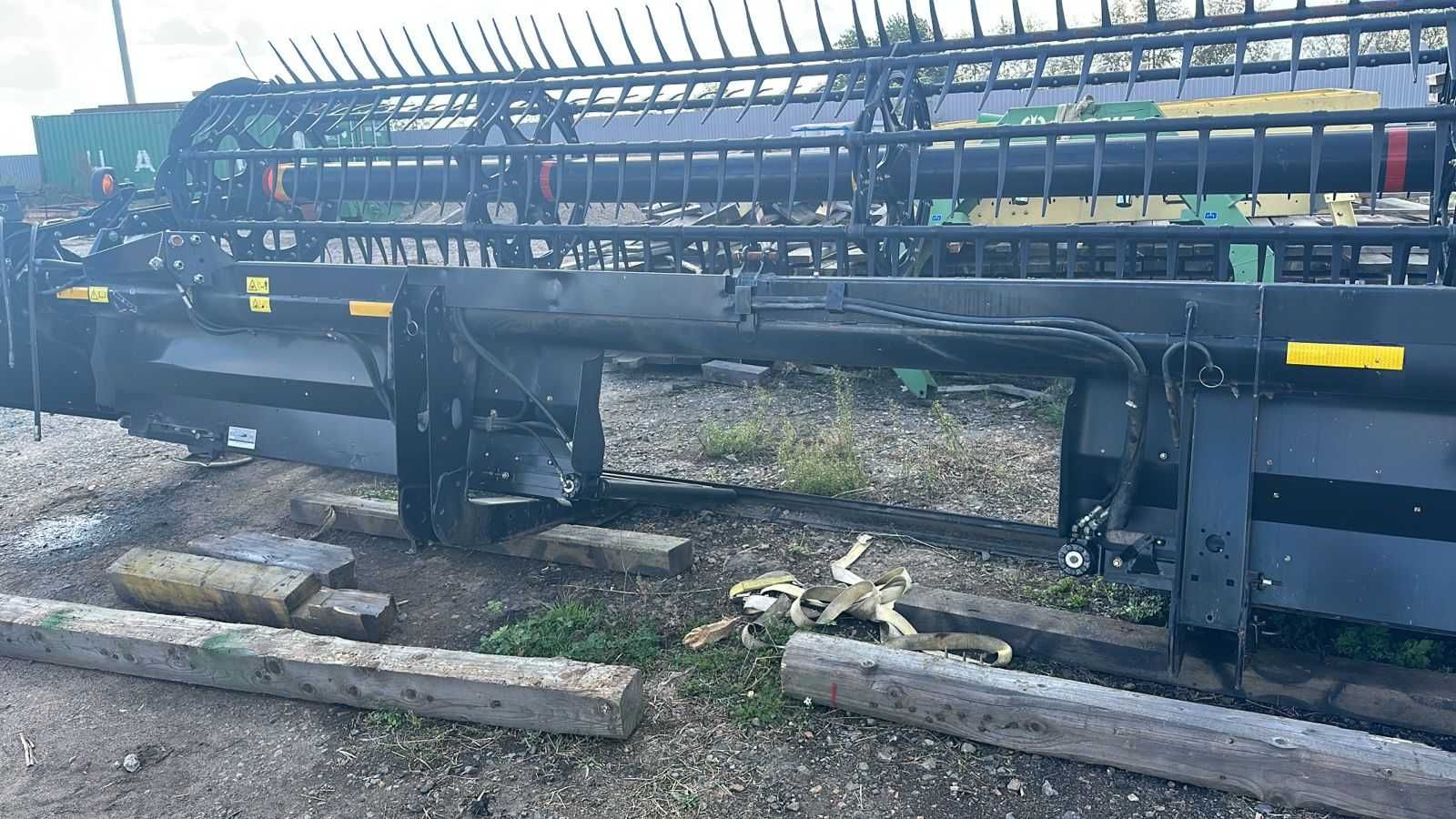 Продам жатку MacDon D65S draper
