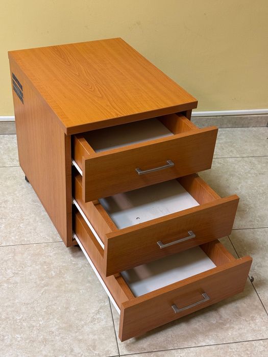 Офис контейнер с 3 чекмеджета, комод на колела