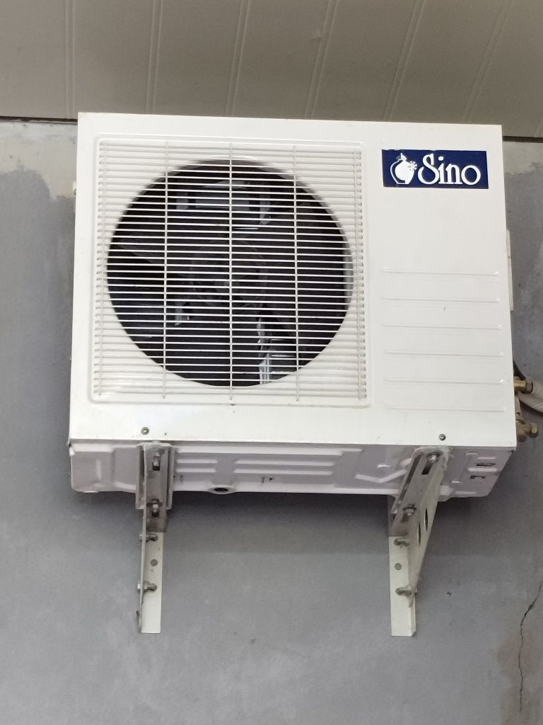 Kondisioner Midea 18tali Sino 12tali b/u sotiladi