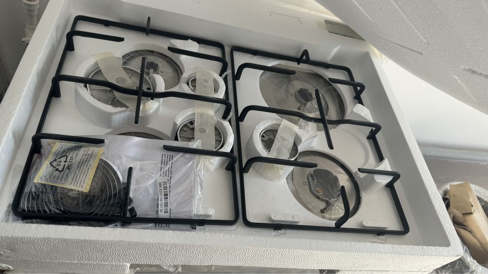 Новая Газплита . Духовка и газовая панель