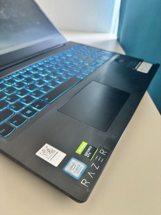 Lenovo Gaming• i5-9300H• 16Gb Ram• Nvidia GTX 1050• Taste luminate