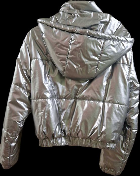 Сребристо лъскаво късо яке Bershka XS размер