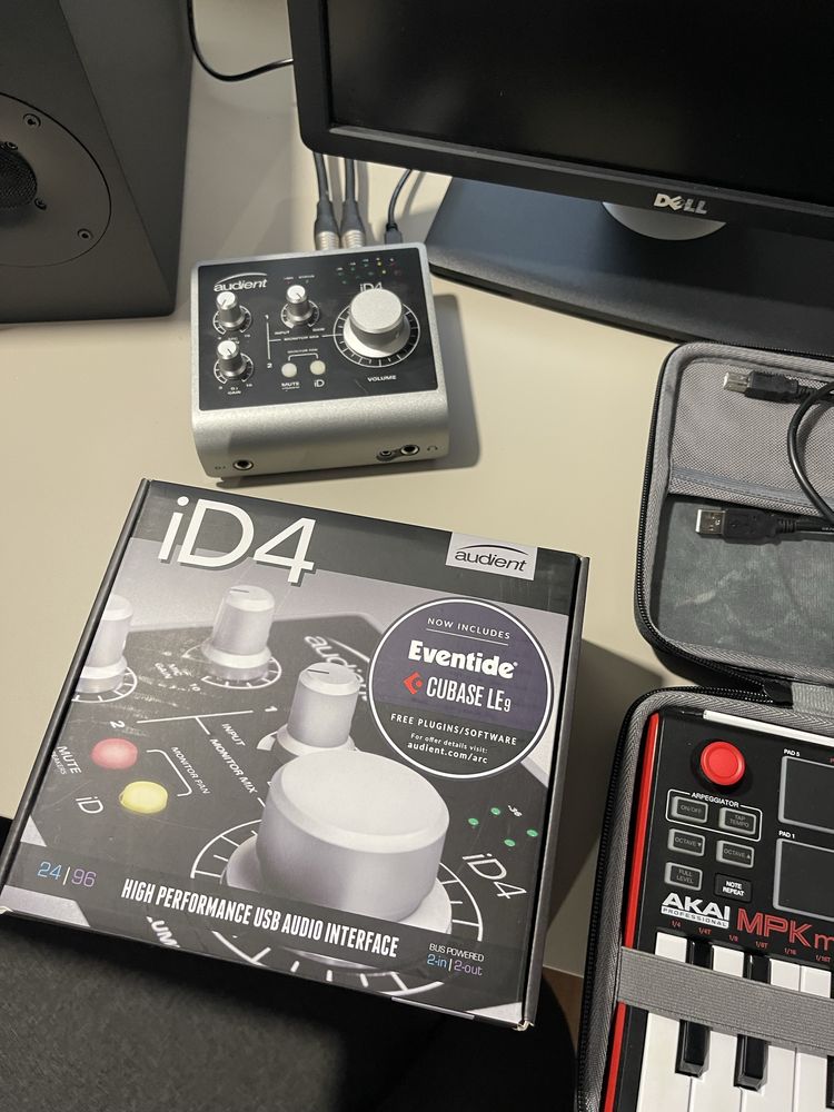 Audient id4, yamaha piaggero, dell
