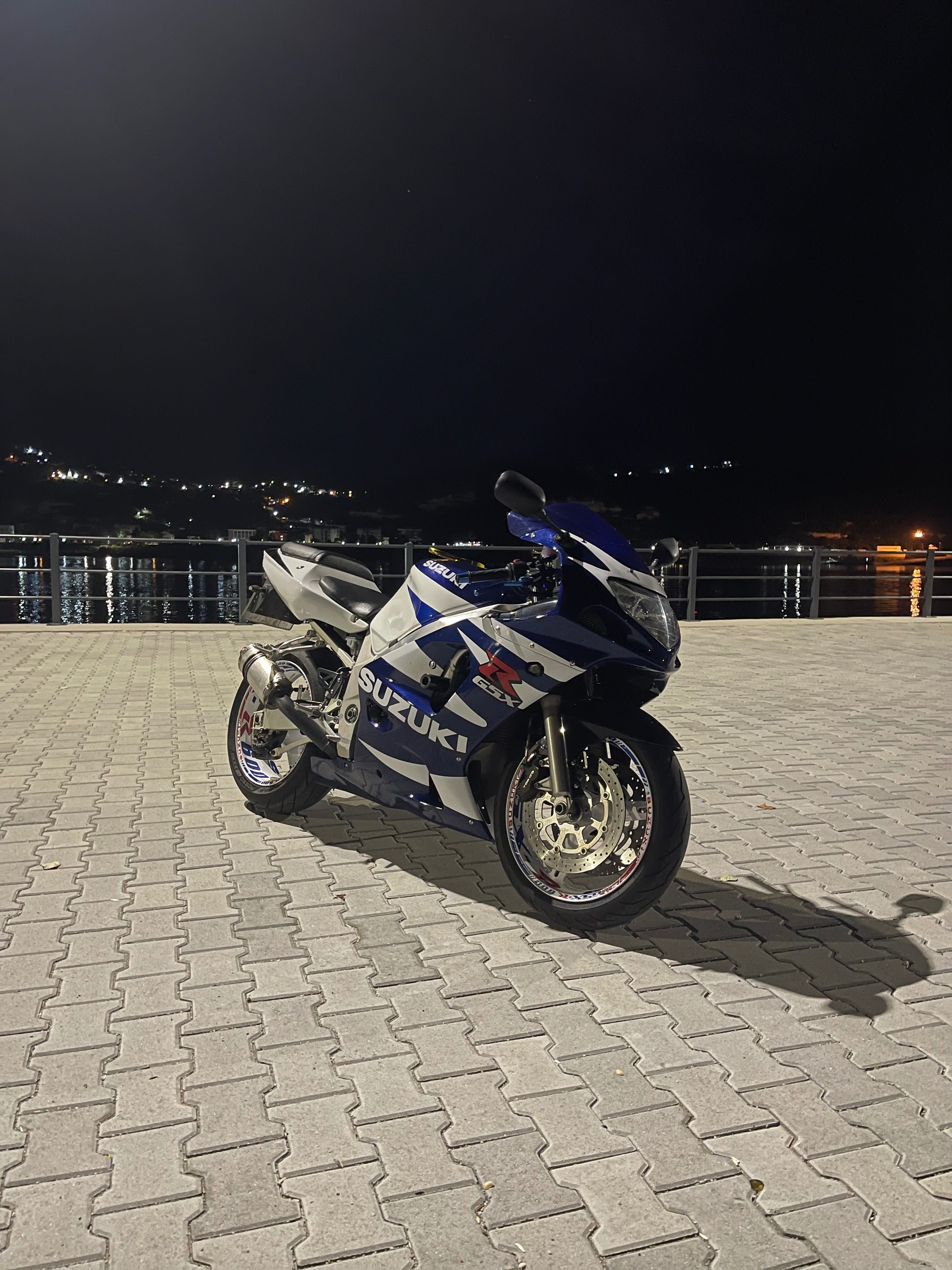 Suzuki gsxr 600 (vând/schimb)