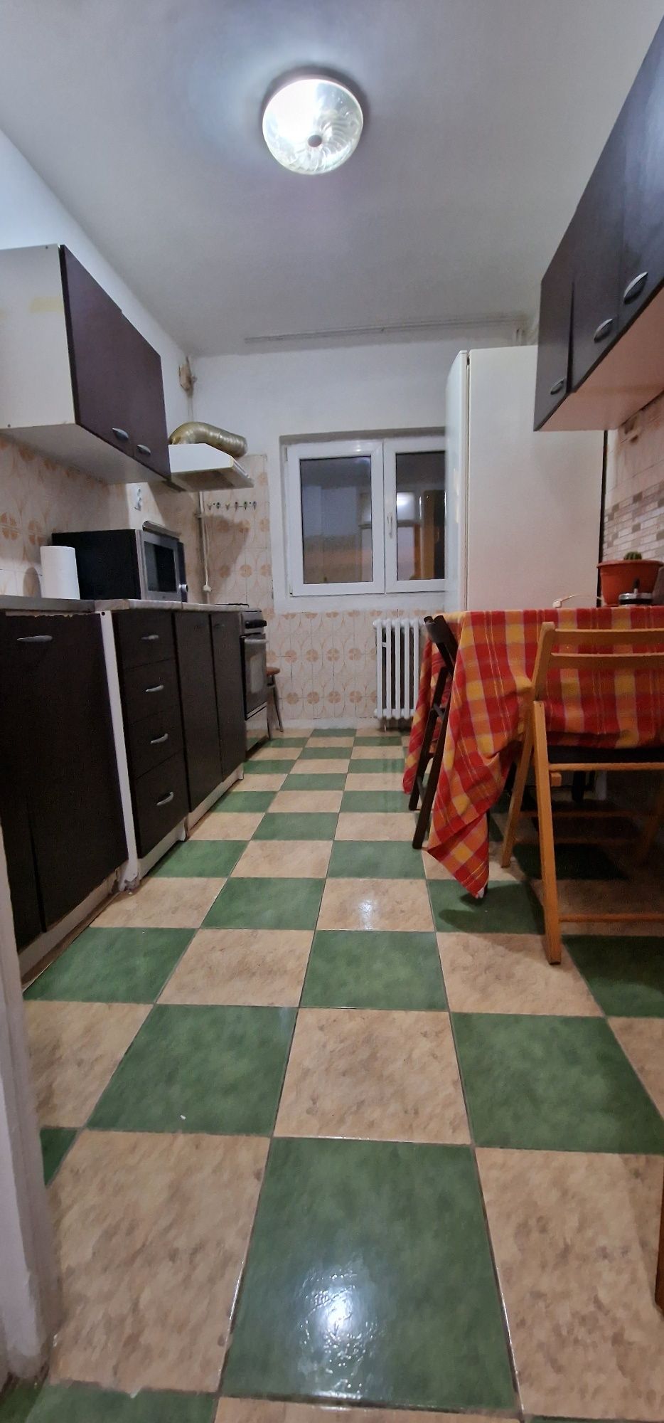 Închiriez apartament 2 camere Piata Reșița sector 4