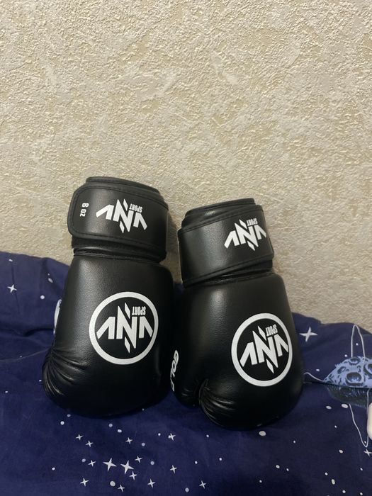 Продаю новые перчатки для бокса, причина больше не занимаюсь боксом .!
