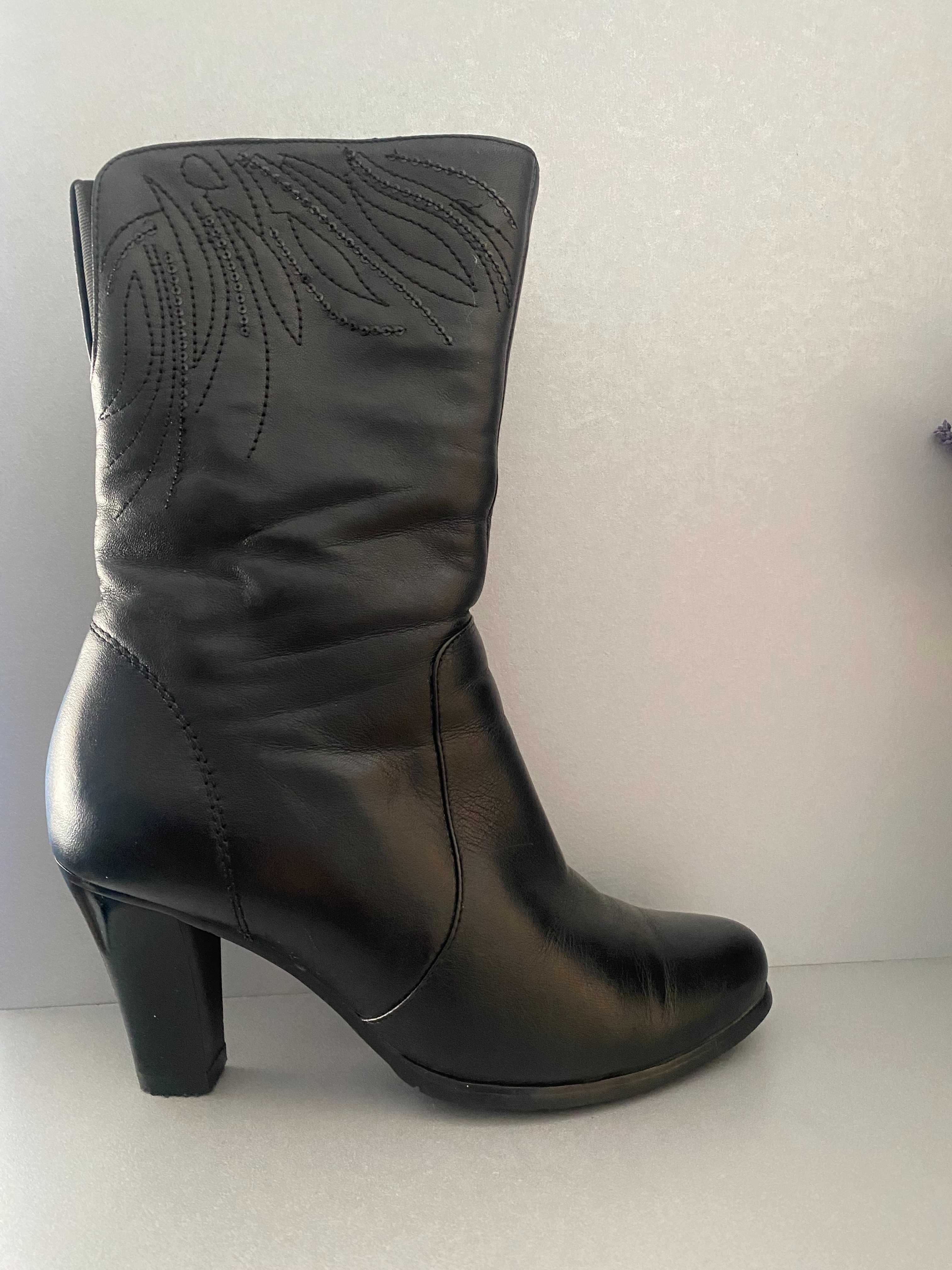 Продам зимние сапоги 36 размера