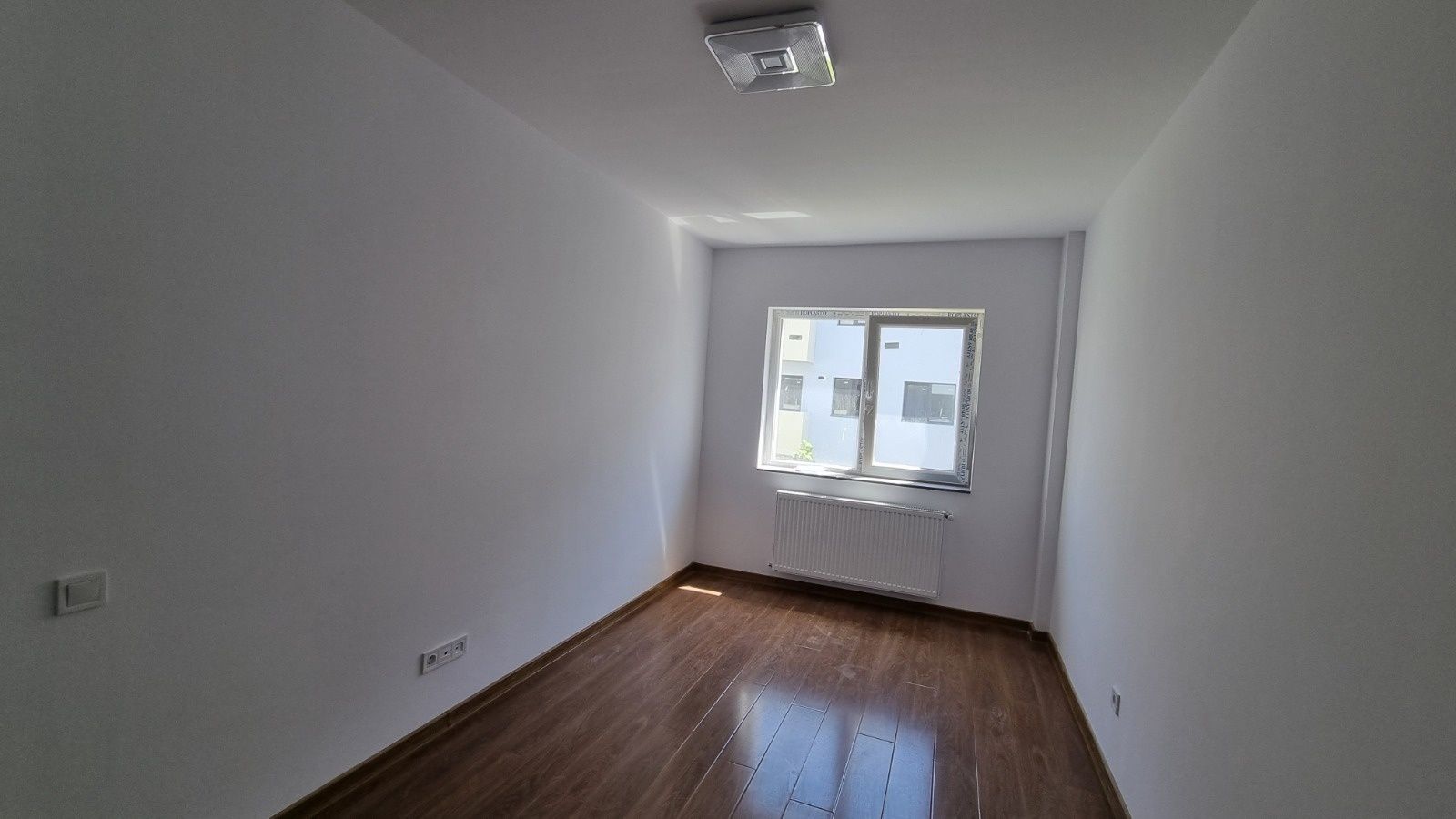Persoana fizica Vând apartament construcție noua