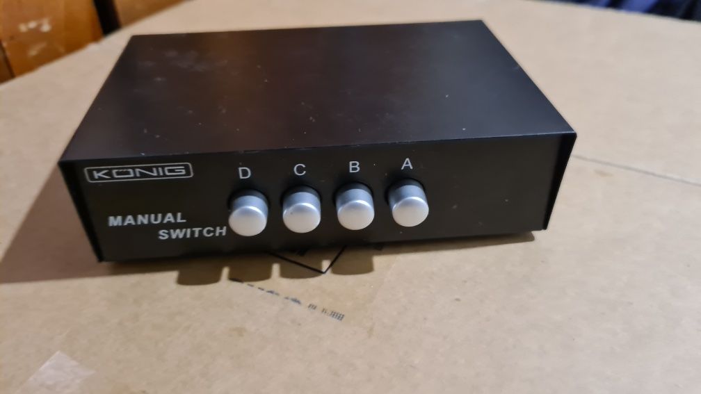 Switch VGA 4 x intrari/ 1 x iesire