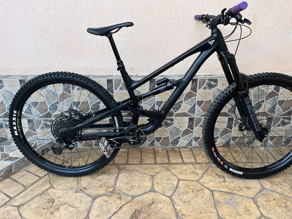 Vand bicicleta YT capra