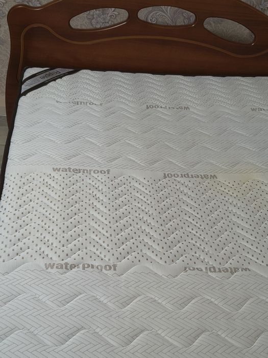 Продам кровать двухспальную