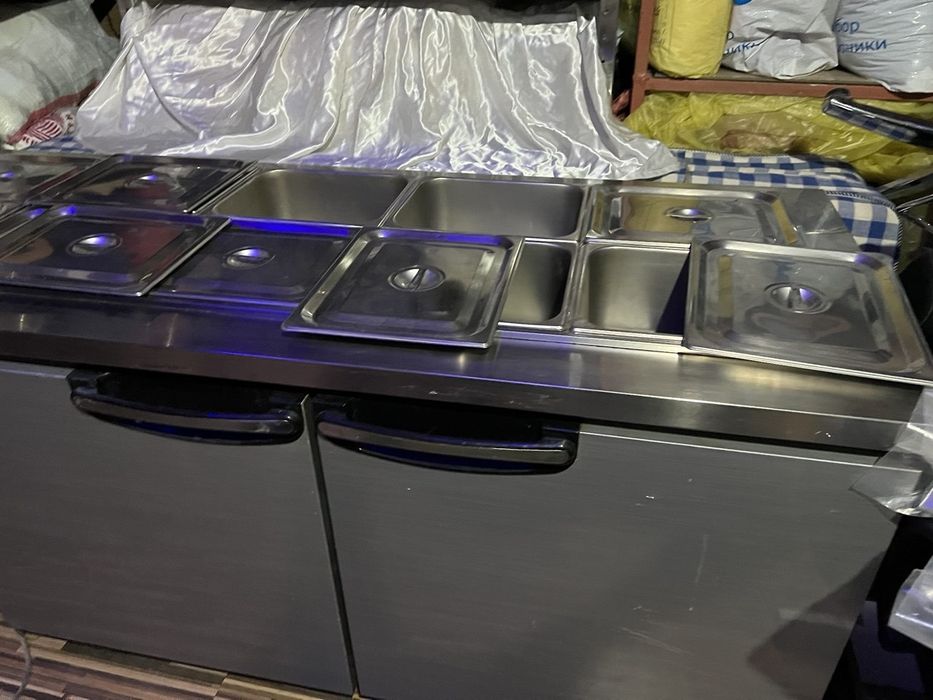 Раздача и холодильник для кухни