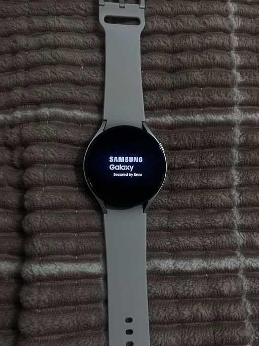 Продам Galaxy Watch 4
