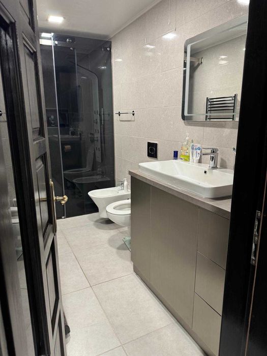 Apartament ultra modern,se vinde cu tot ce este inauntru.