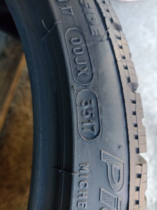 2 anvelope de iarna ca si noi Michelin 235/35 R19 dot 3517
