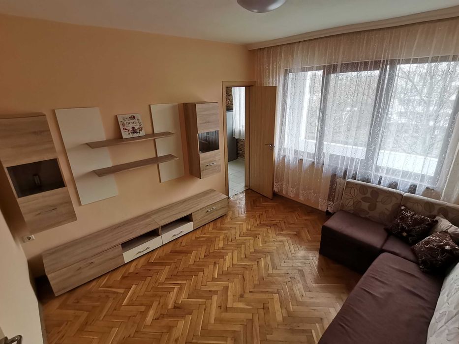 Дава се под наем Двустаен апартамент в Бургас, Братя Миладинови - 60 кв.м за 204 € - Снимка #1