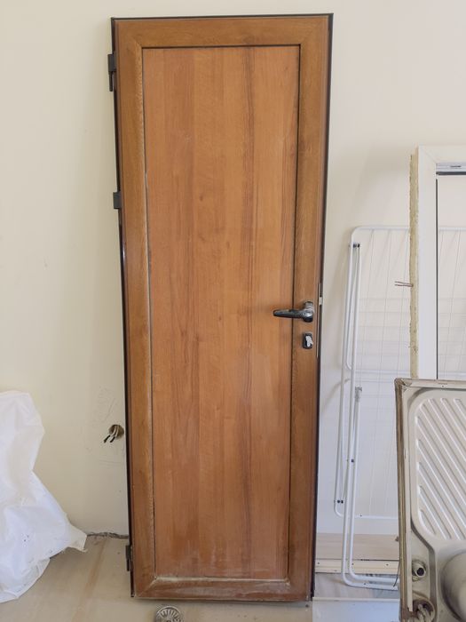 Алуминиева врата за баня