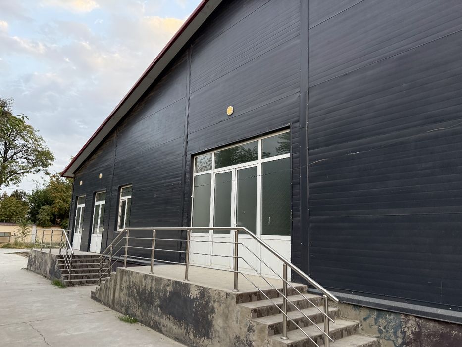 Енгил конструкция сенвич панелдан килинган бино 25х40 метр