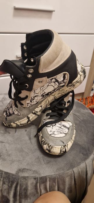 Vând ghetuțe balenciaga damă!!