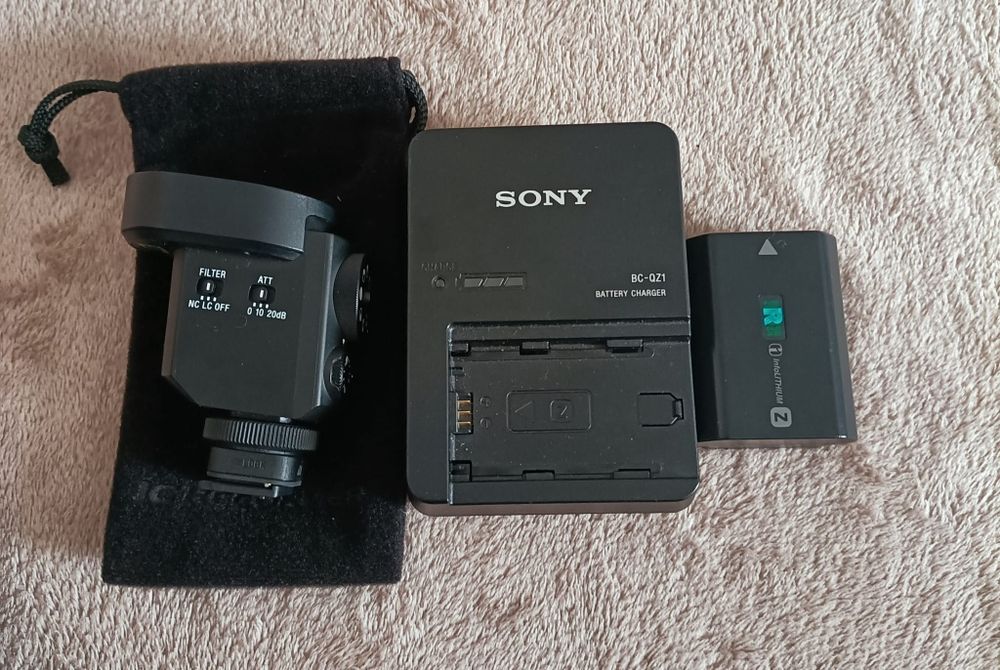 Microfon Sony ECM - M1 + încărcător și acumulator