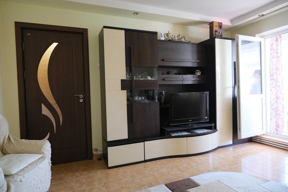 Vand apartament 3 camere