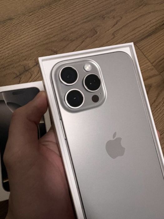 Продам Iphone 16 pro max 256