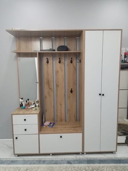 Шкаф, в отличном состоянии, в прихожую