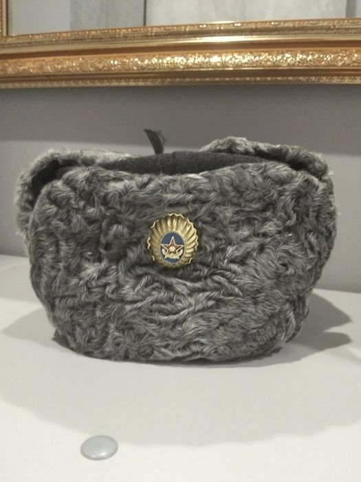 Каракулевая шапка