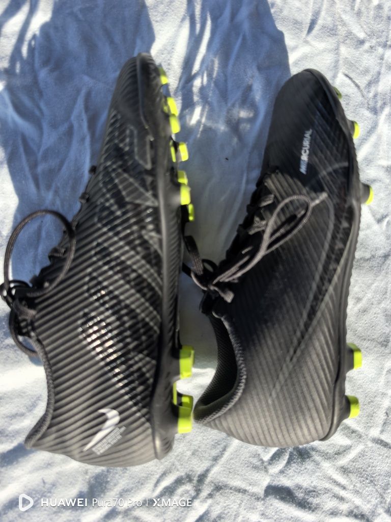 Бутонки nike номер 37.5 с чорап и без чорап