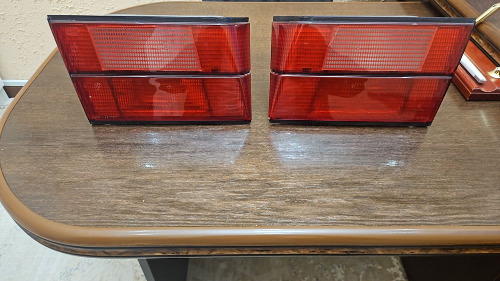 На е34 Задний фонарь на багаж читайте внимательно оригинал хорошем сос