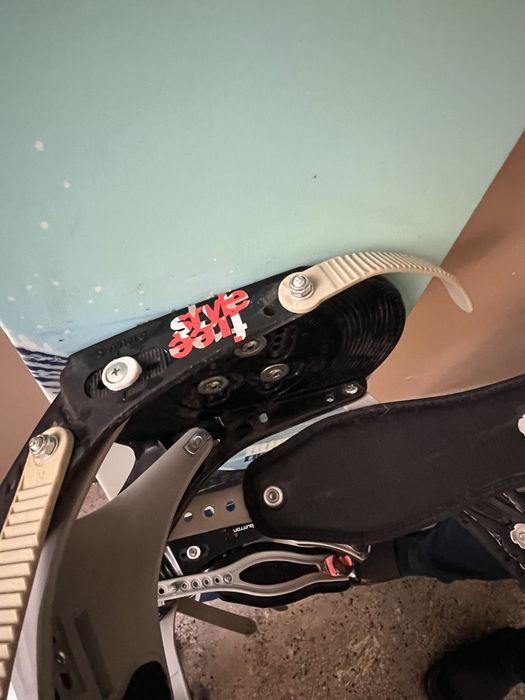 Сноуборд Burton 141см с автомати + подарък обувки