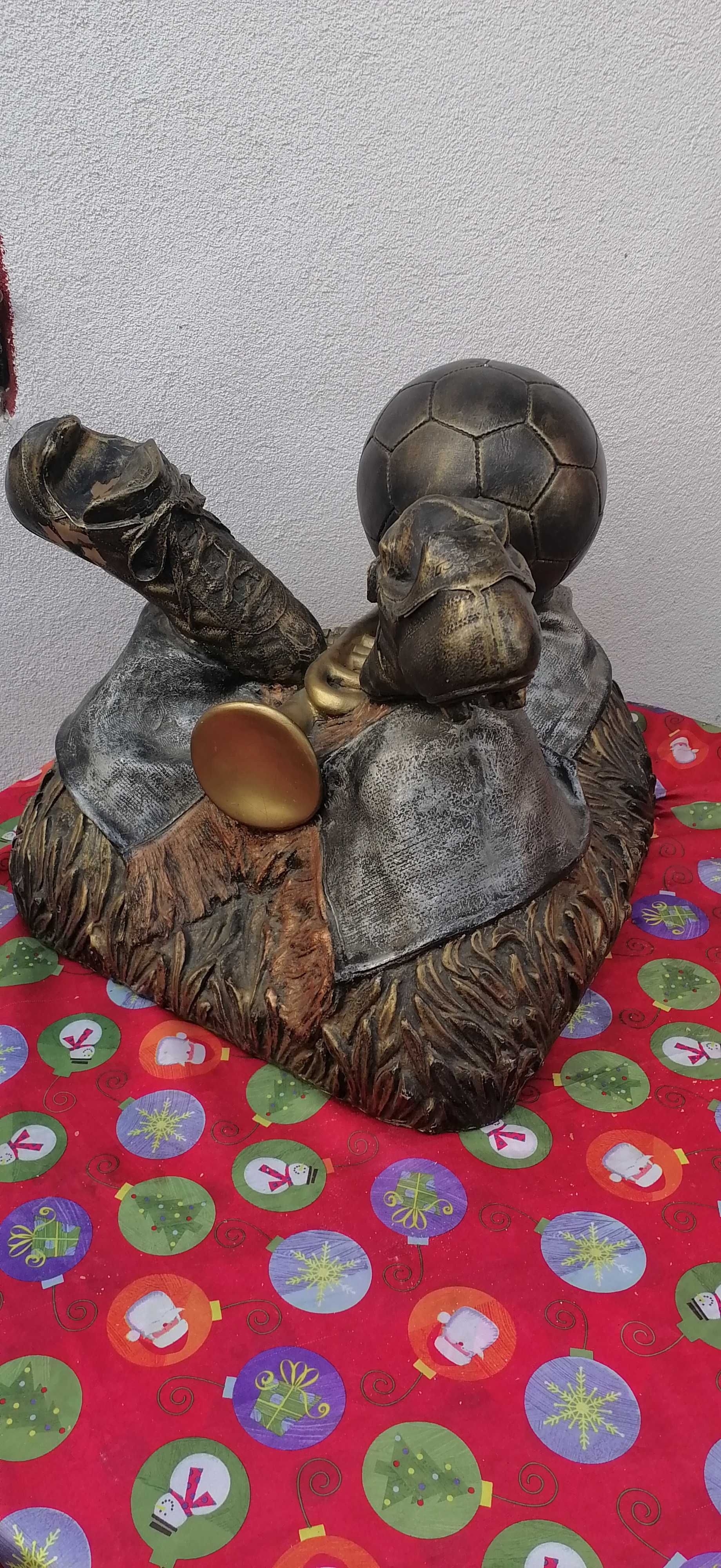 un  cadou  perfect fotbalistic 57x50 cm pret 220