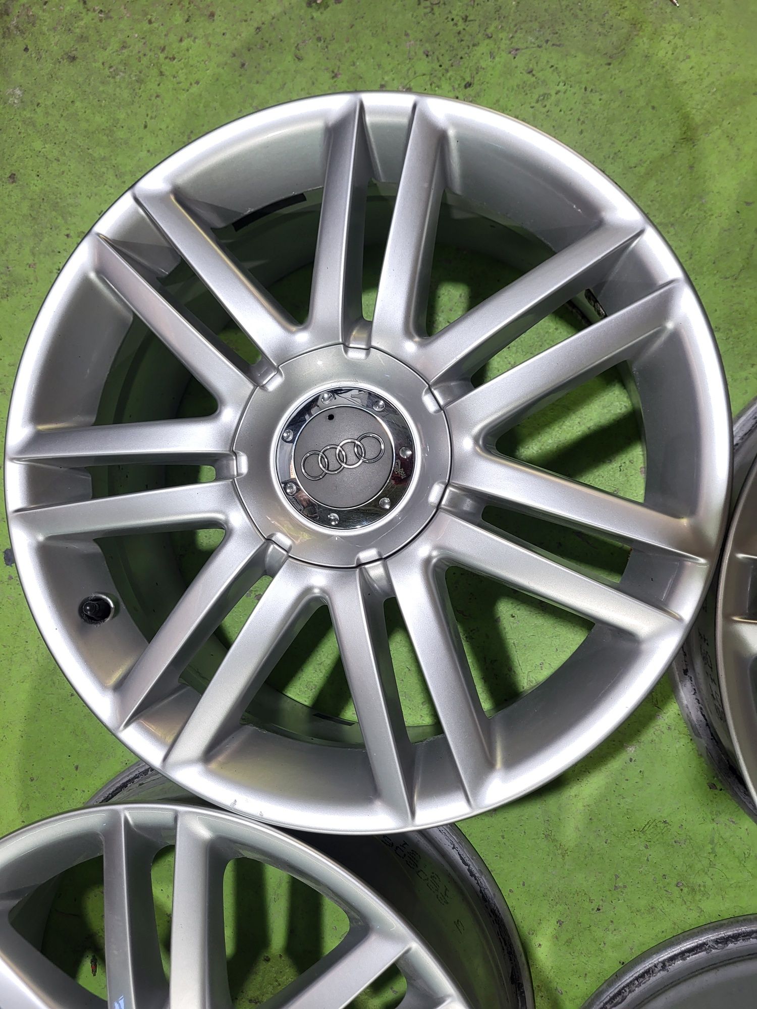 18 5x112 Audi A6 4f A4 A3 Vw 5х112