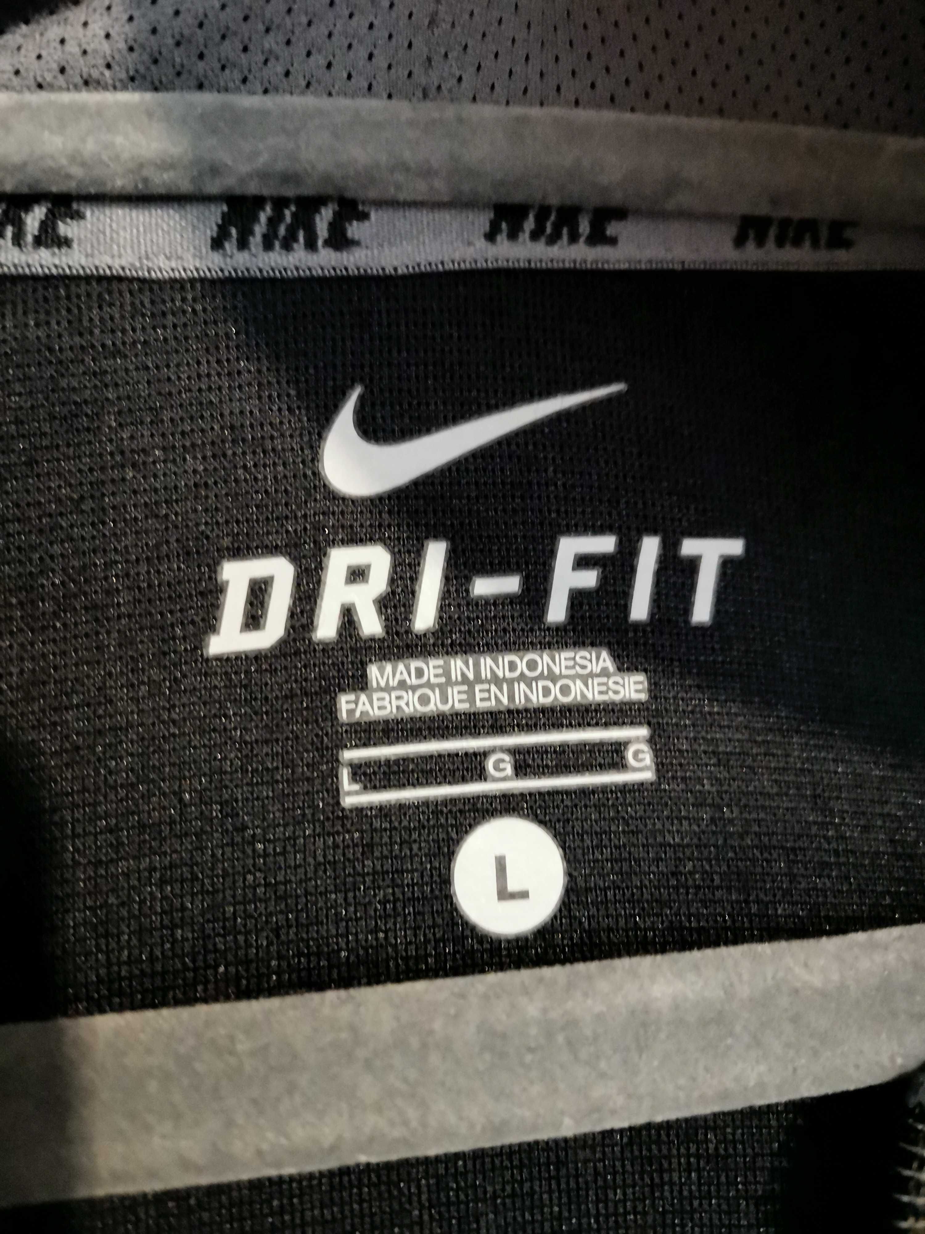 Nike Dry Fit Sweatshirt.