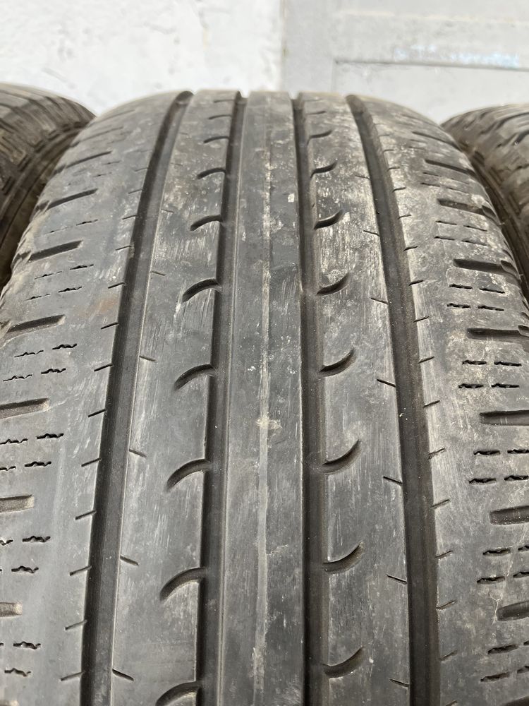 4 бр. летни гуми 225/60/17 GoodYear SUV 4x4 DOT 1917 4 mm