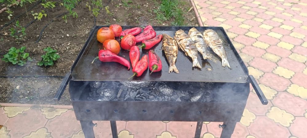 Gratar gril de gradina cu trei nivele si plita de copt legume sau fri
