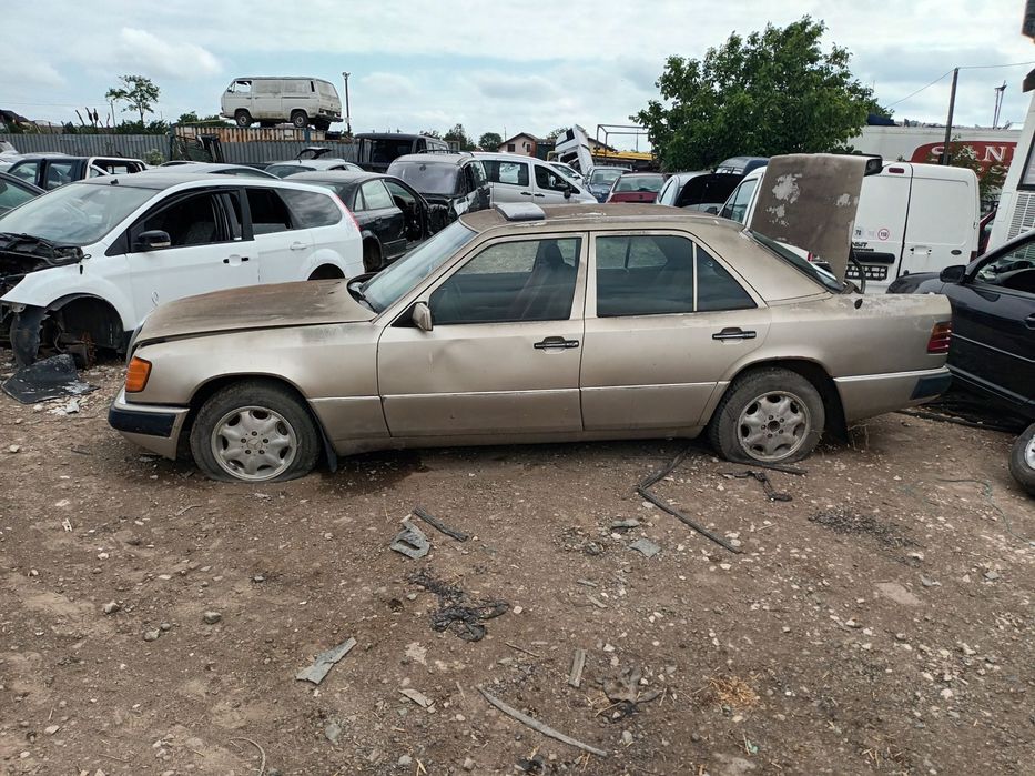 Dezmembrari  Mercedes-Benz W124  1993  > 1995 E 300 D (124.131) Motor