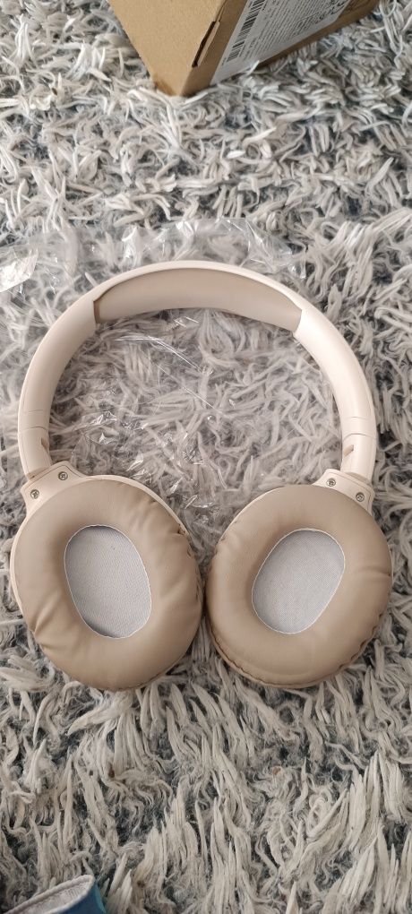 Безжични on-ear слушалки