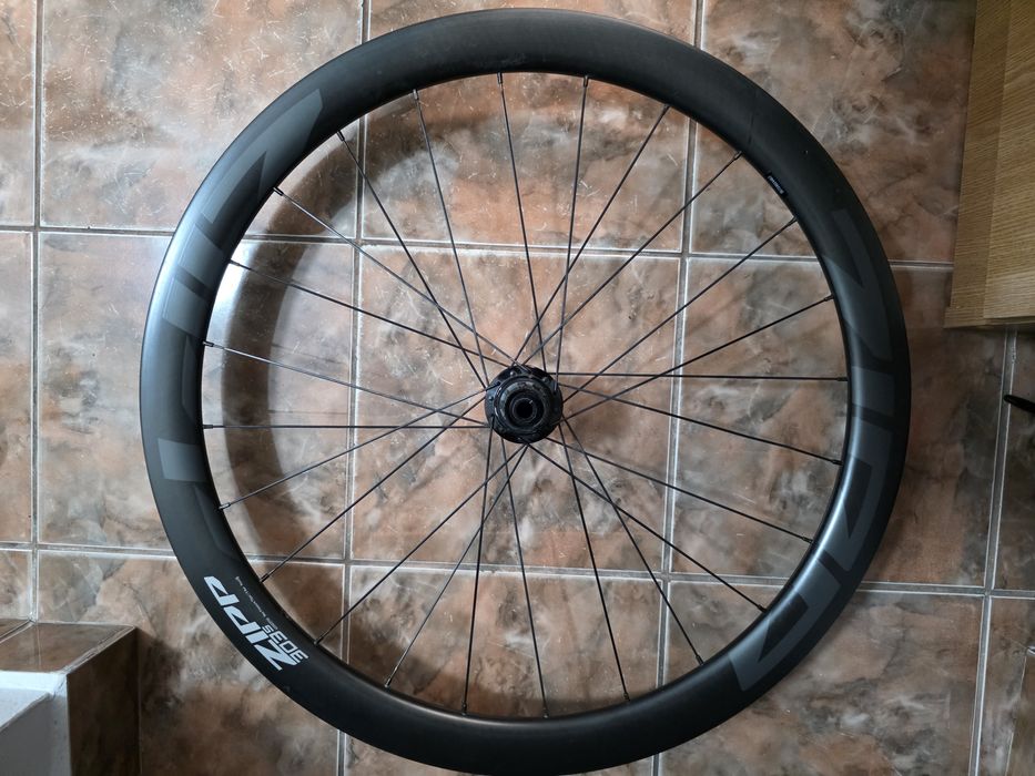 Vând set roti Zipp 303 S