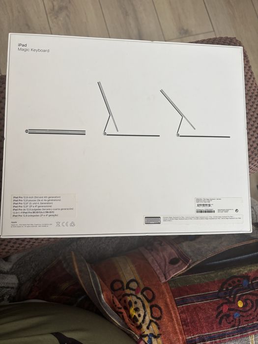 Vând Apple Magic Keyboard pentru iPad Pro 12.9 inch