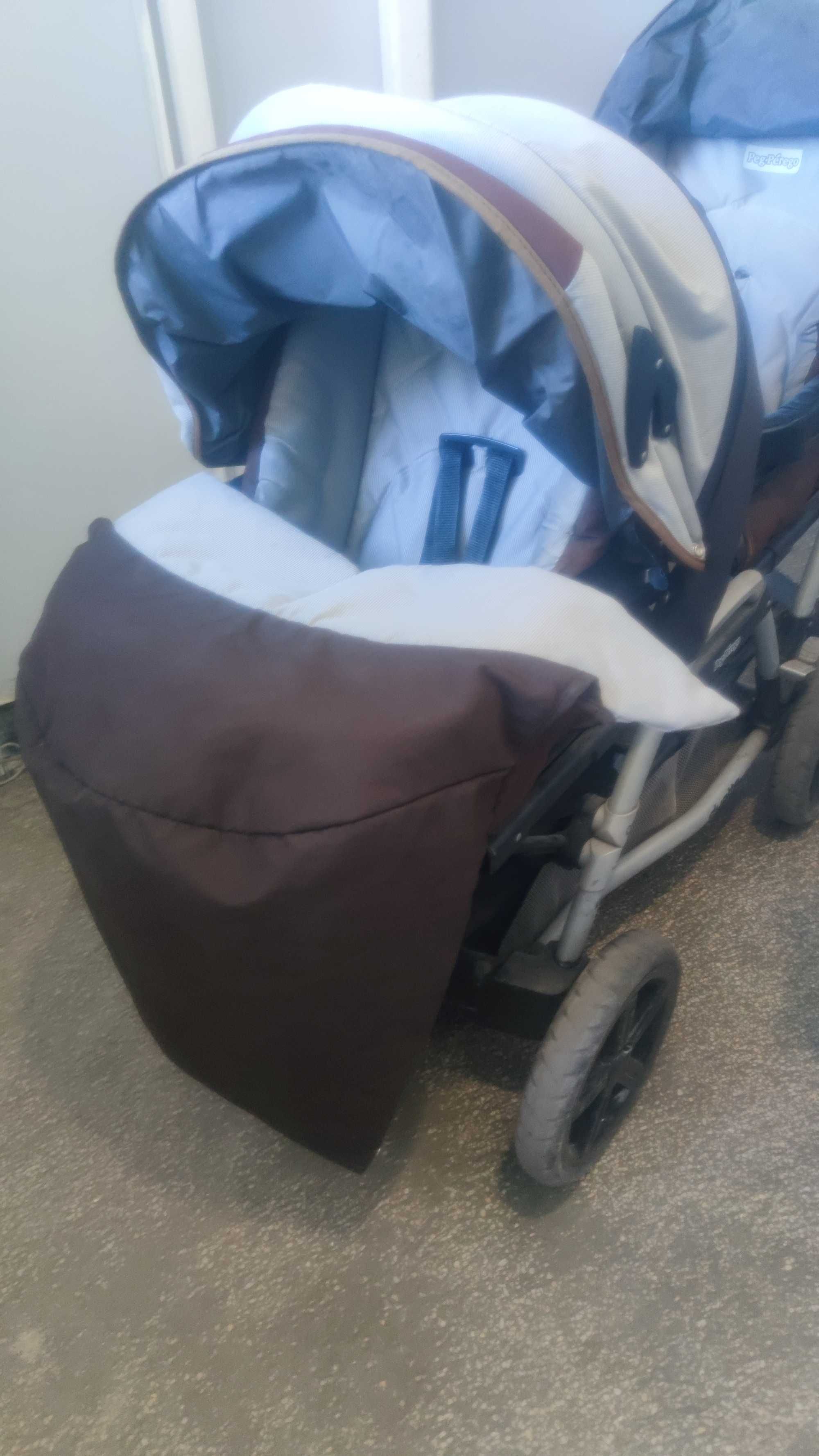 Количка за близнаци Peg Perego