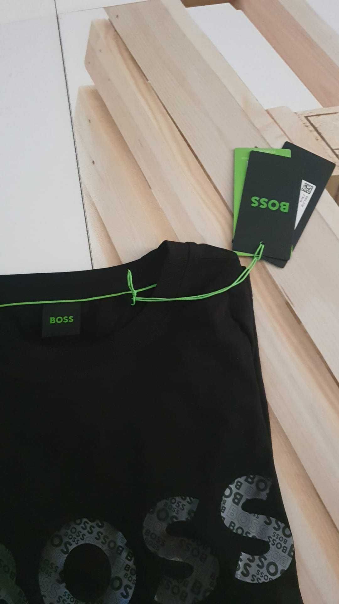 Vand tricou barbati Hugo Boss masura S, M  si XL original  eticheta