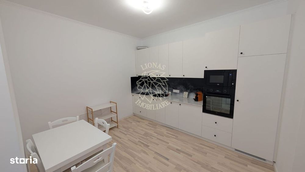 Apartament Modern 44 mp-renovat-curte 100 mp-garaj-Ultracentral