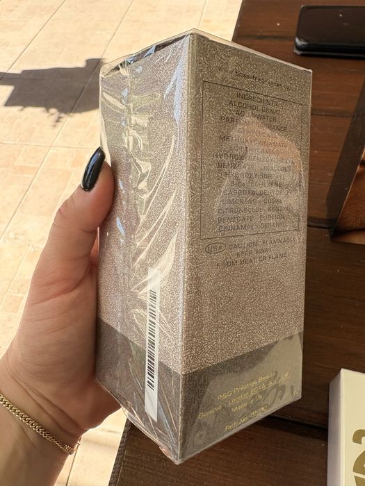 Vand parfumuri Boss,Gucci,Carolina Herrera,Chanel